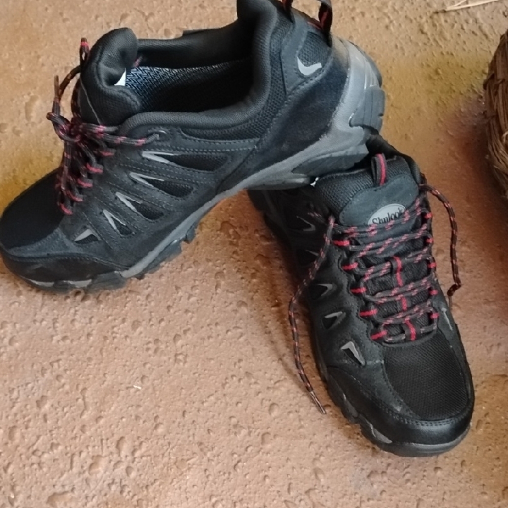 Dynamic Black and Red Men's Athletic Shoes